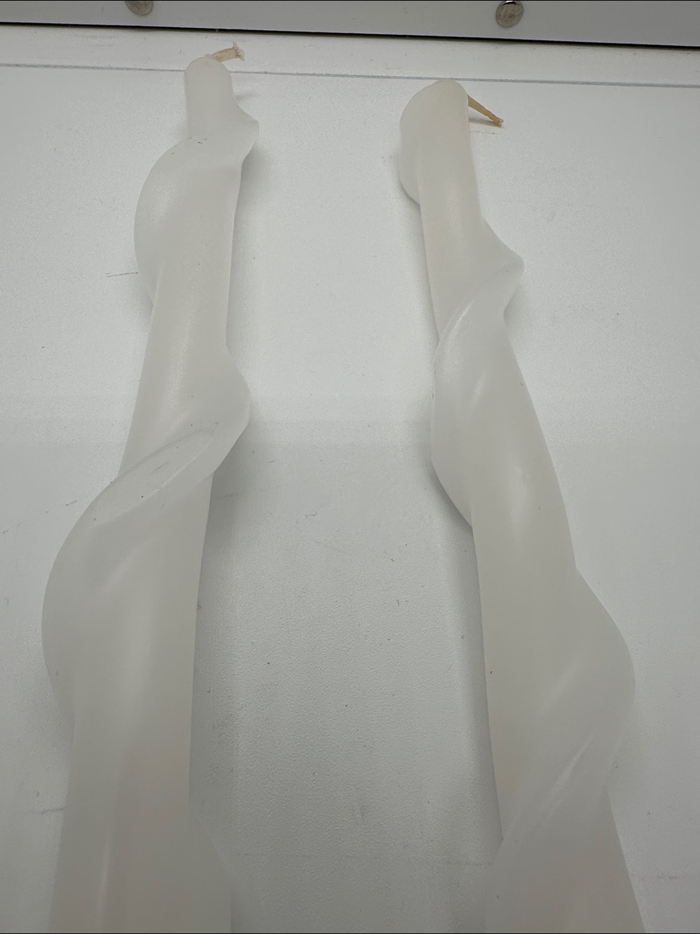 Vintage Christmas Treasures Twist Taper 12” Candles pack of 2
Made in Hong Kong - Picture 3 of 10